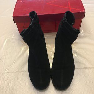 AEROSOLES  NOTE BOOK BLACK 7.5 BOOTS